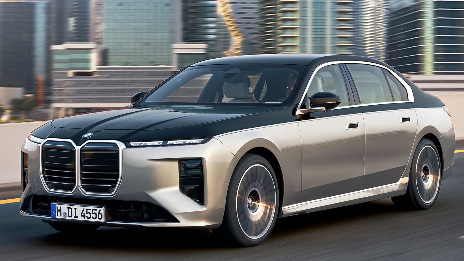 Επίσημο: Αυτή είναι η ανανεωμένη BMW Σειρά 7